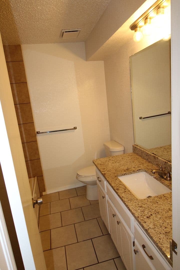 Noble House: 121 Stonewood