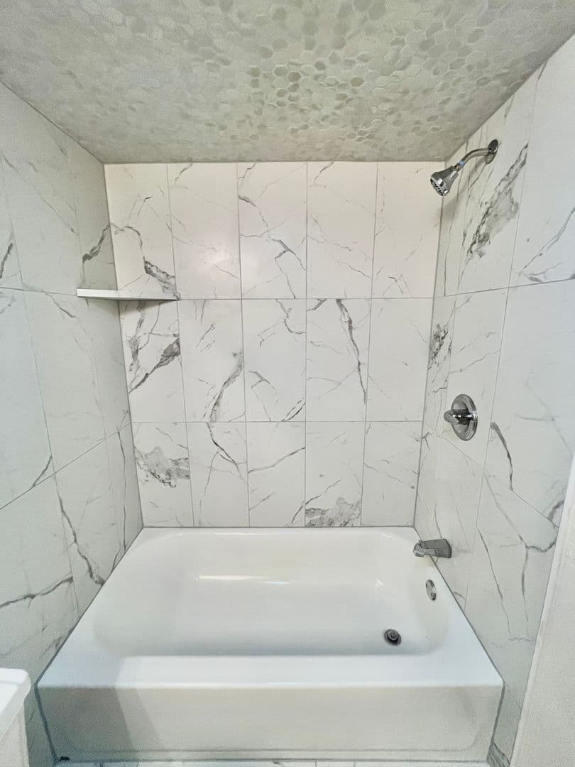 Norman Apartment: 233 Chalmette