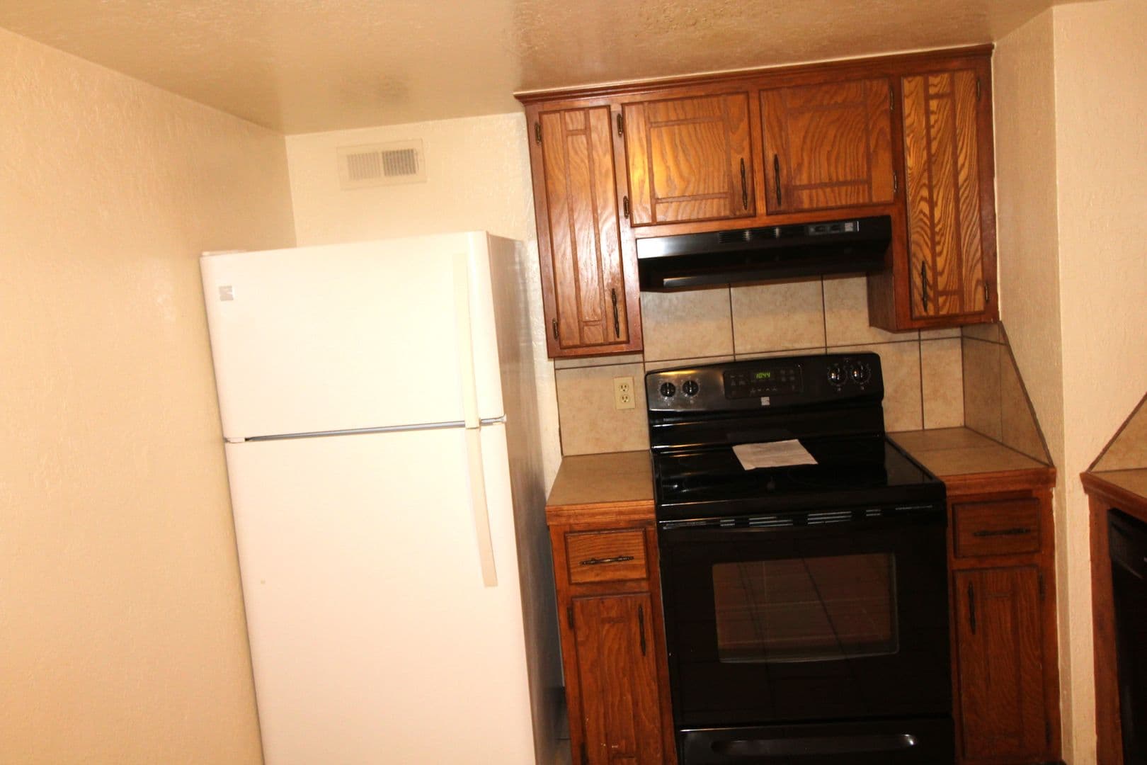 Norman Apartment: 1901 E Lindsey