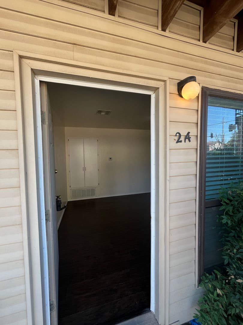 Norman Apartment: 1901 E Lindsey