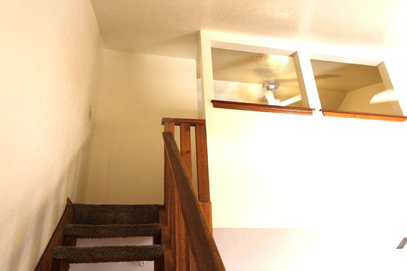 Norman Apartment: 1901 E Lindsey