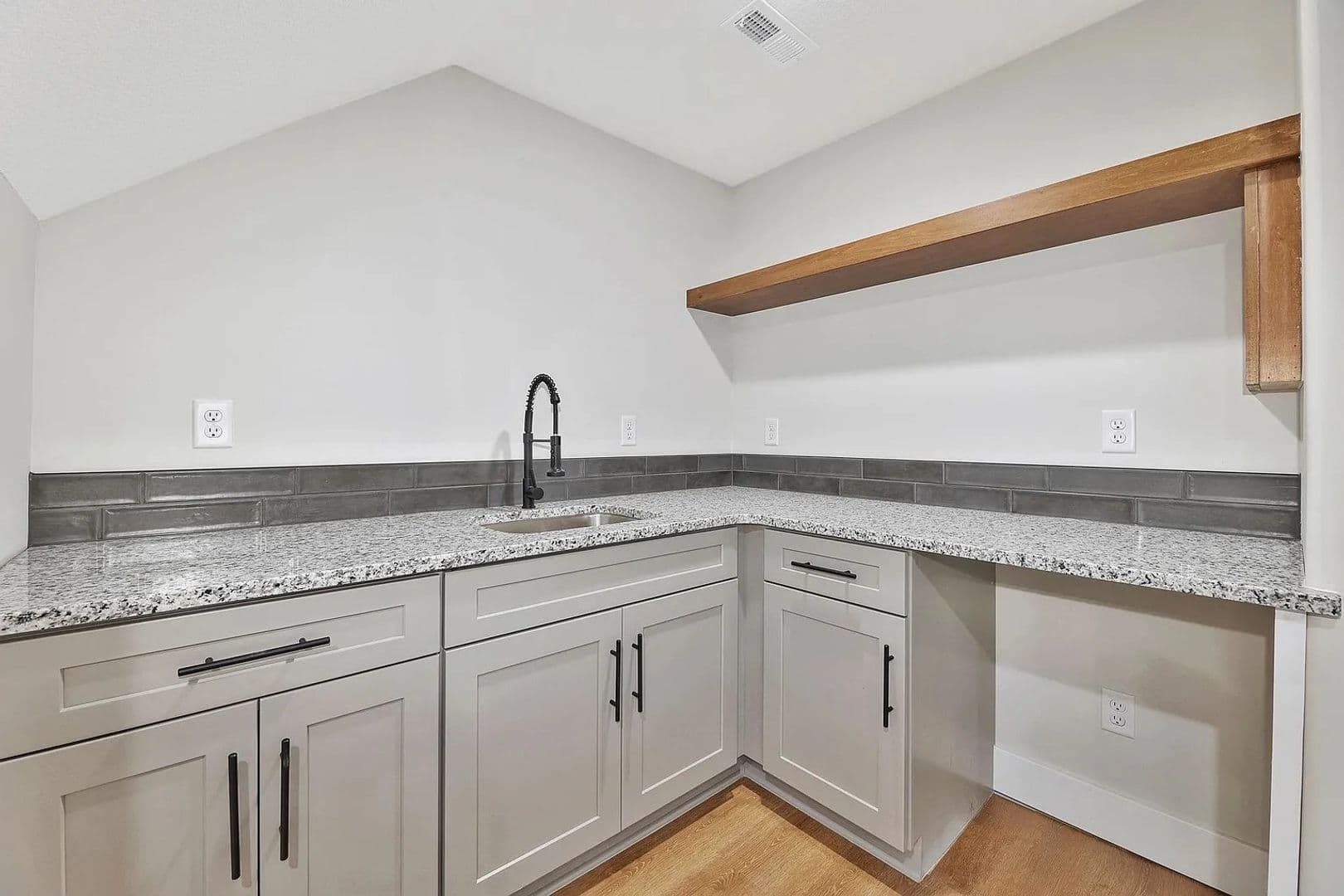 WICHITA House: 5424 W 42ND ST S