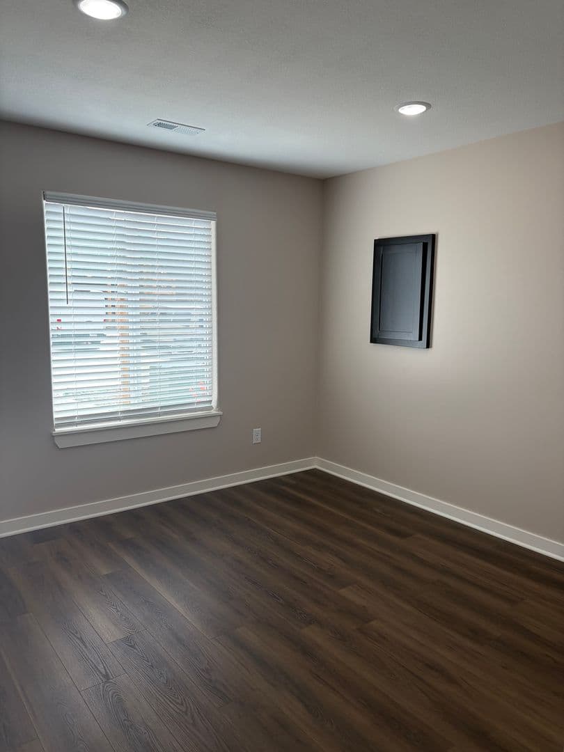 BEL AIRE Apartment: 4622-24 E 45TH ST N