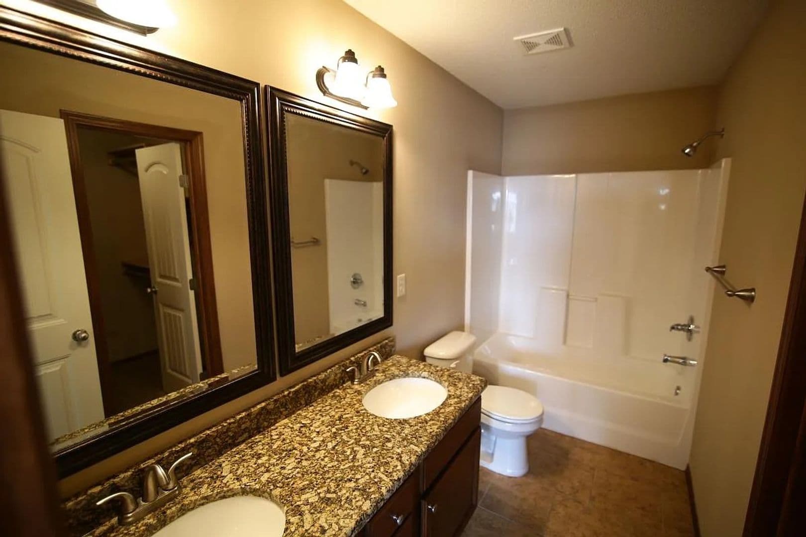 BEL AIRE Apartment: 5245-47 N LYCEE CIR