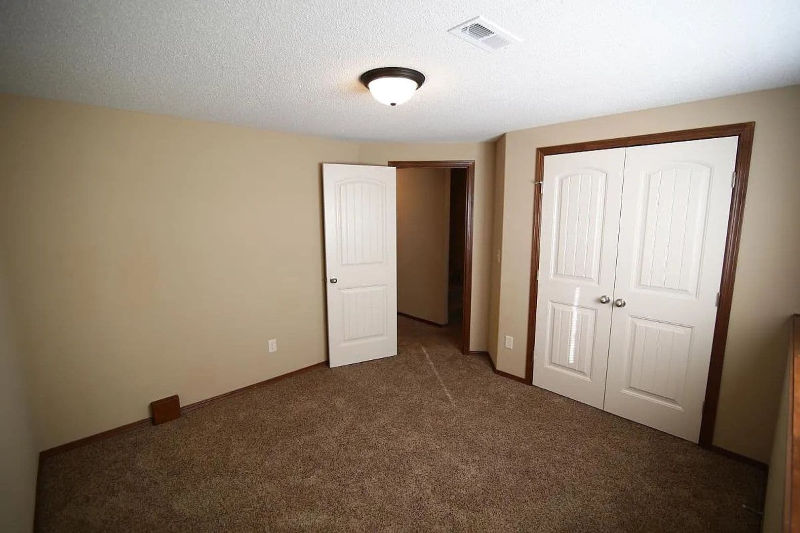BEL AIRE Apartment: 5245-47 N LYCEE CIR