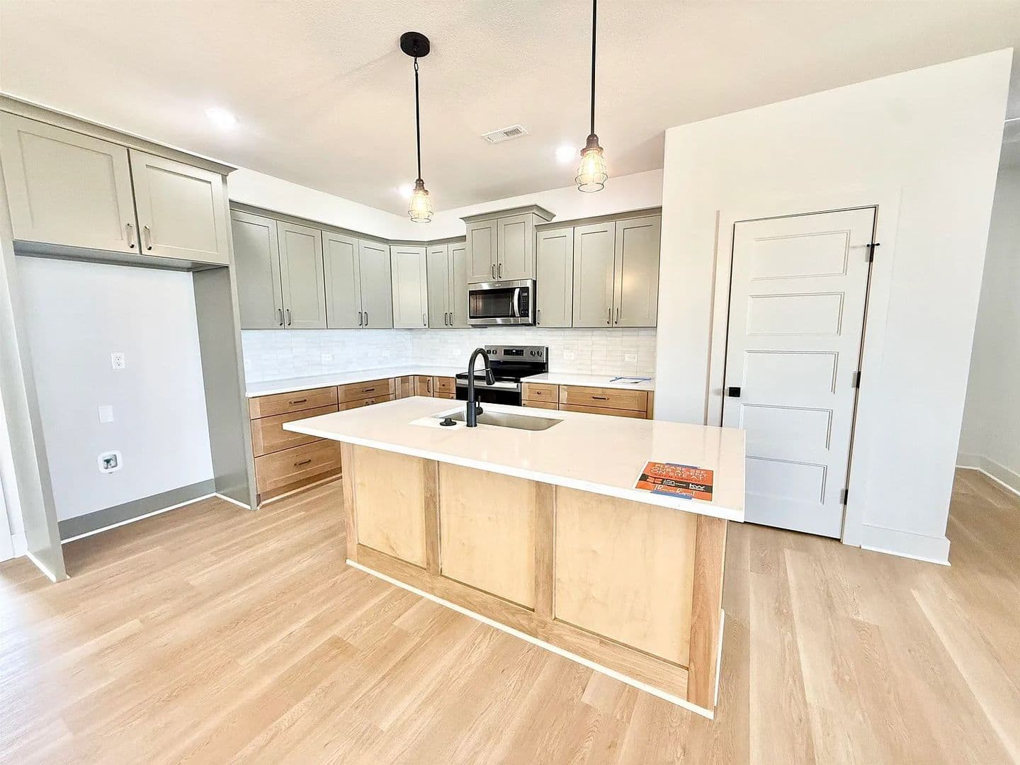 BEL AIRE House: 5408 N TOBEN CT