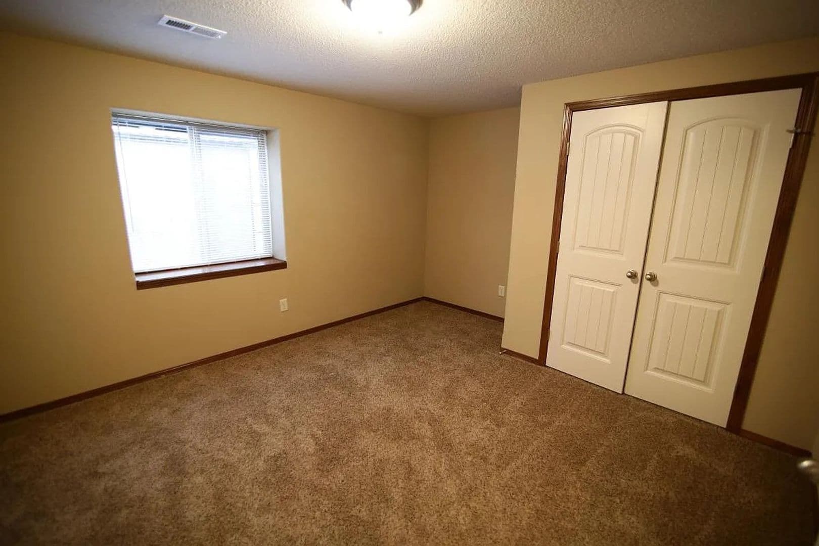 BEL AIRE Apartment: 5245-47 N LYCEE CIR