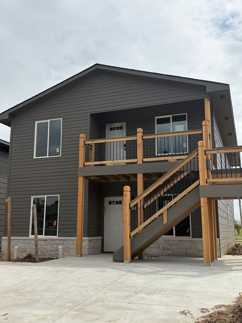 BEL AIRE Apartment: 4610-12 E 45TH ST N