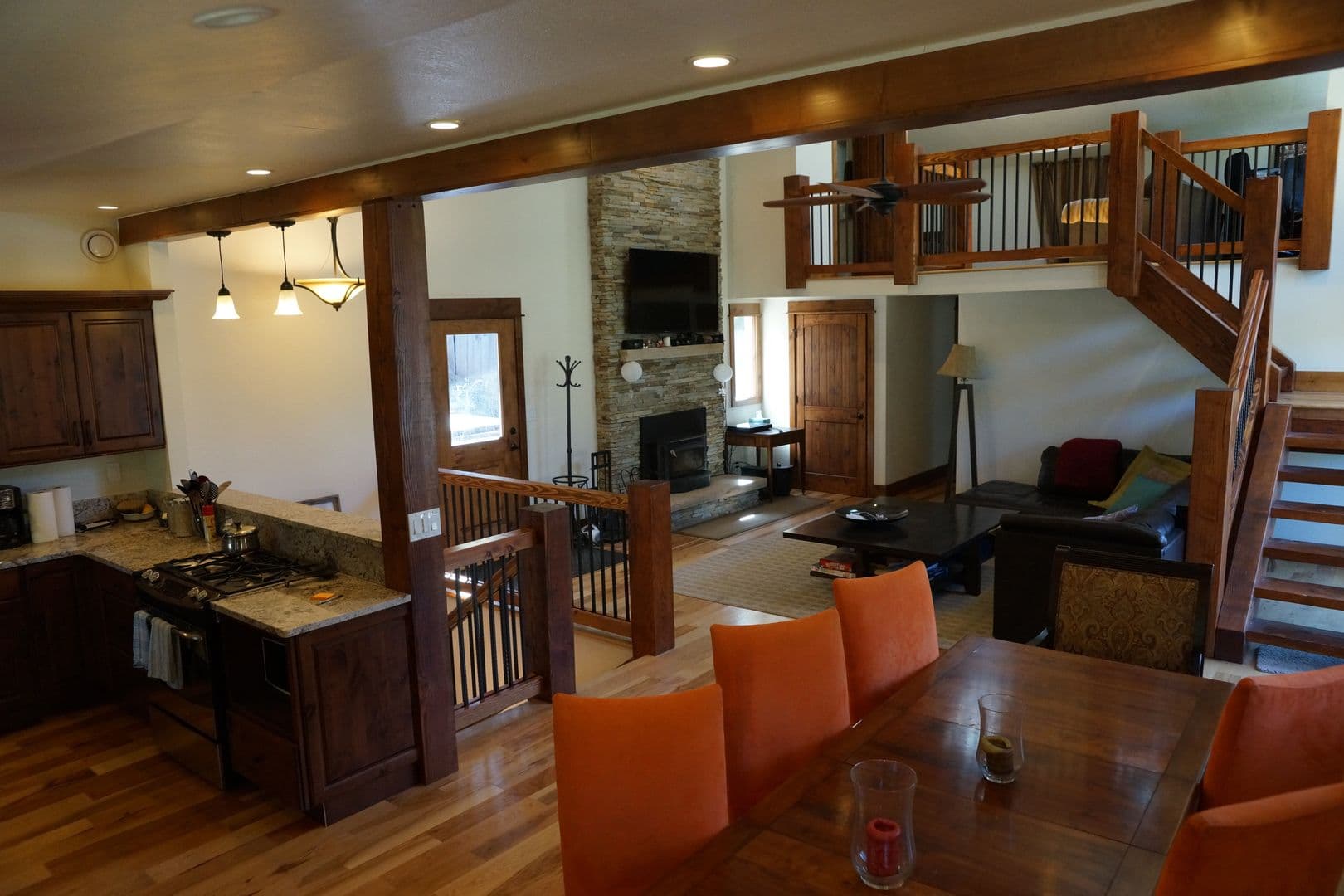 Boulder House: 853 Wagonwheel Gap Rd