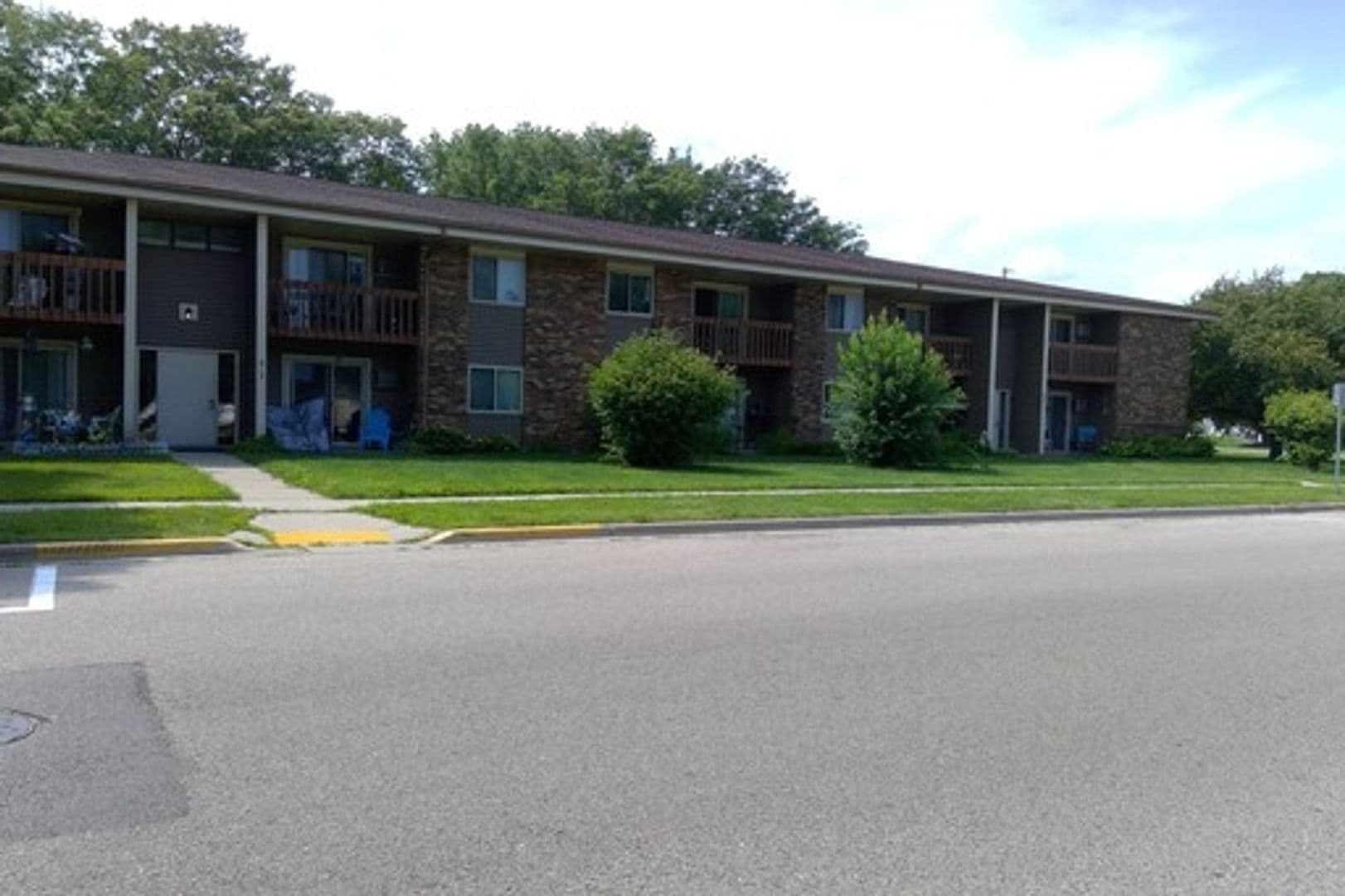Milton Apartment: 609-615 Mary Lane