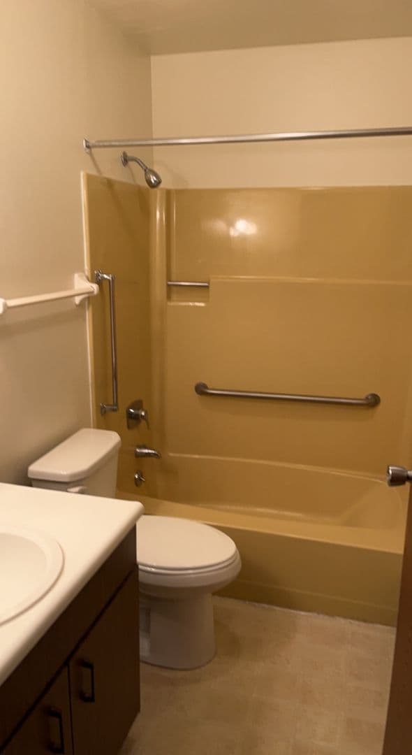 Milton Apartment: 609-615 Mary Lane