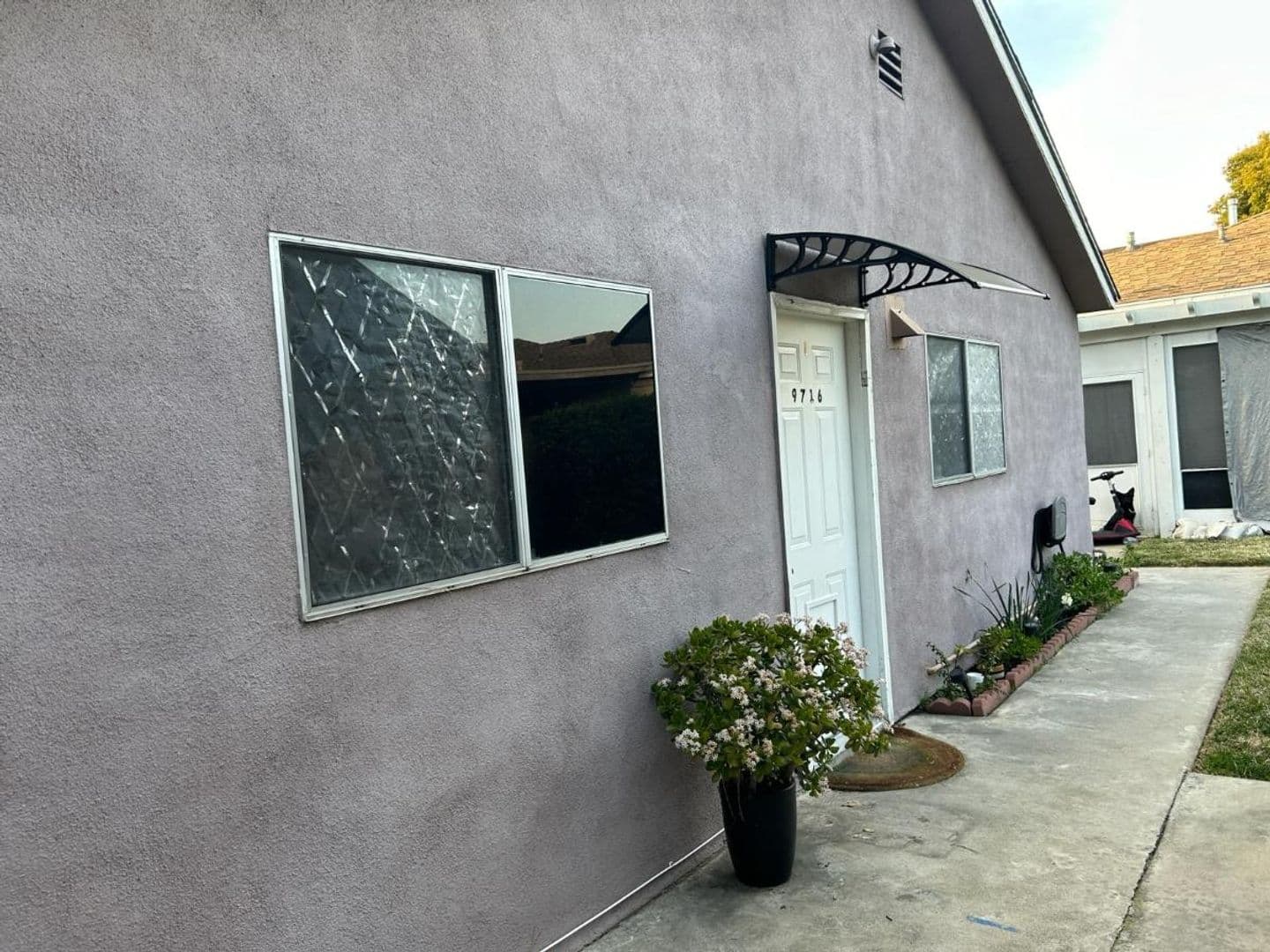 Rosemead House: 9716 Olney St