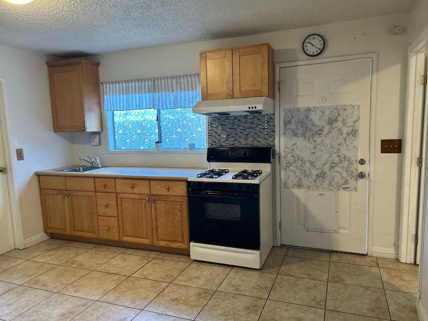 Rosemead House: 9716 Olney St