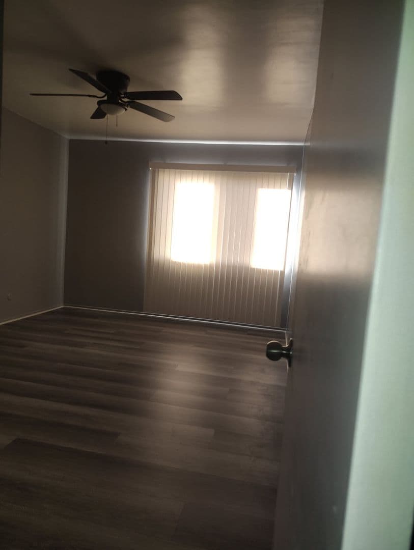 Los Angeles Apartment: 2750 South Sycamore Ave.