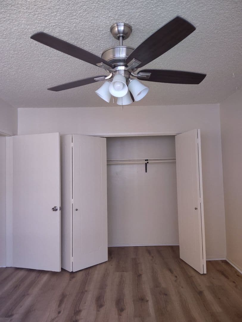 Los Angeles Apartment: 2750 South Sycamore Ave.