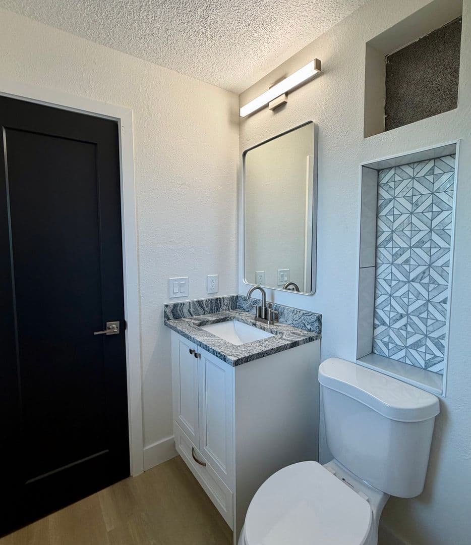 Melbourne House: 557 Chantilly Dr