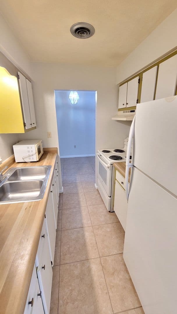 Cape Canaveral Condo: 350 Fillmore Ave F-21