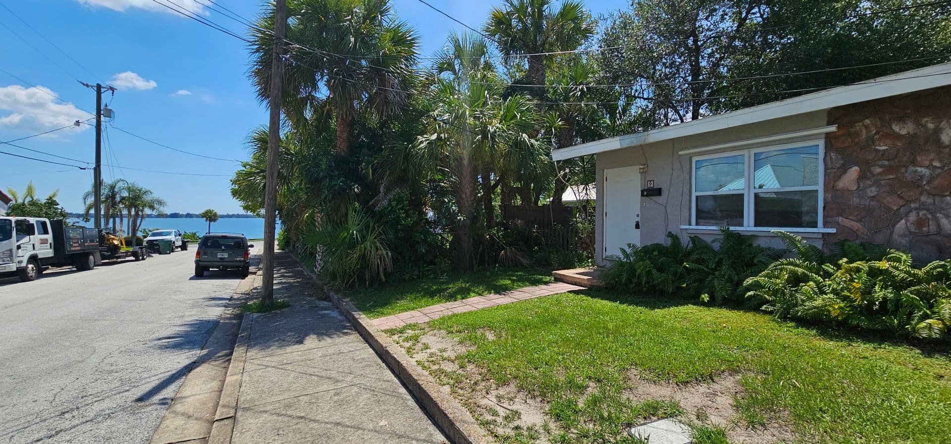 Cocoa House: 9 Carmalt St