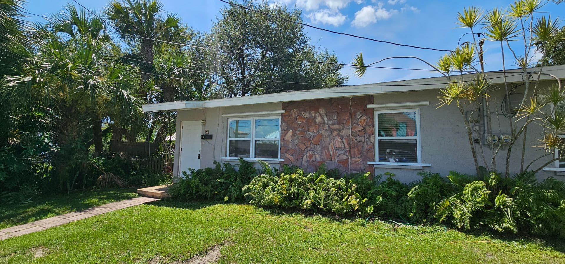 Cocoa House: 9 Carmalt St