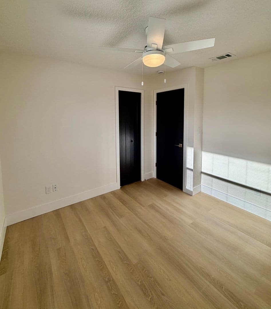 Melbourne House: 557 Chantilly Dr