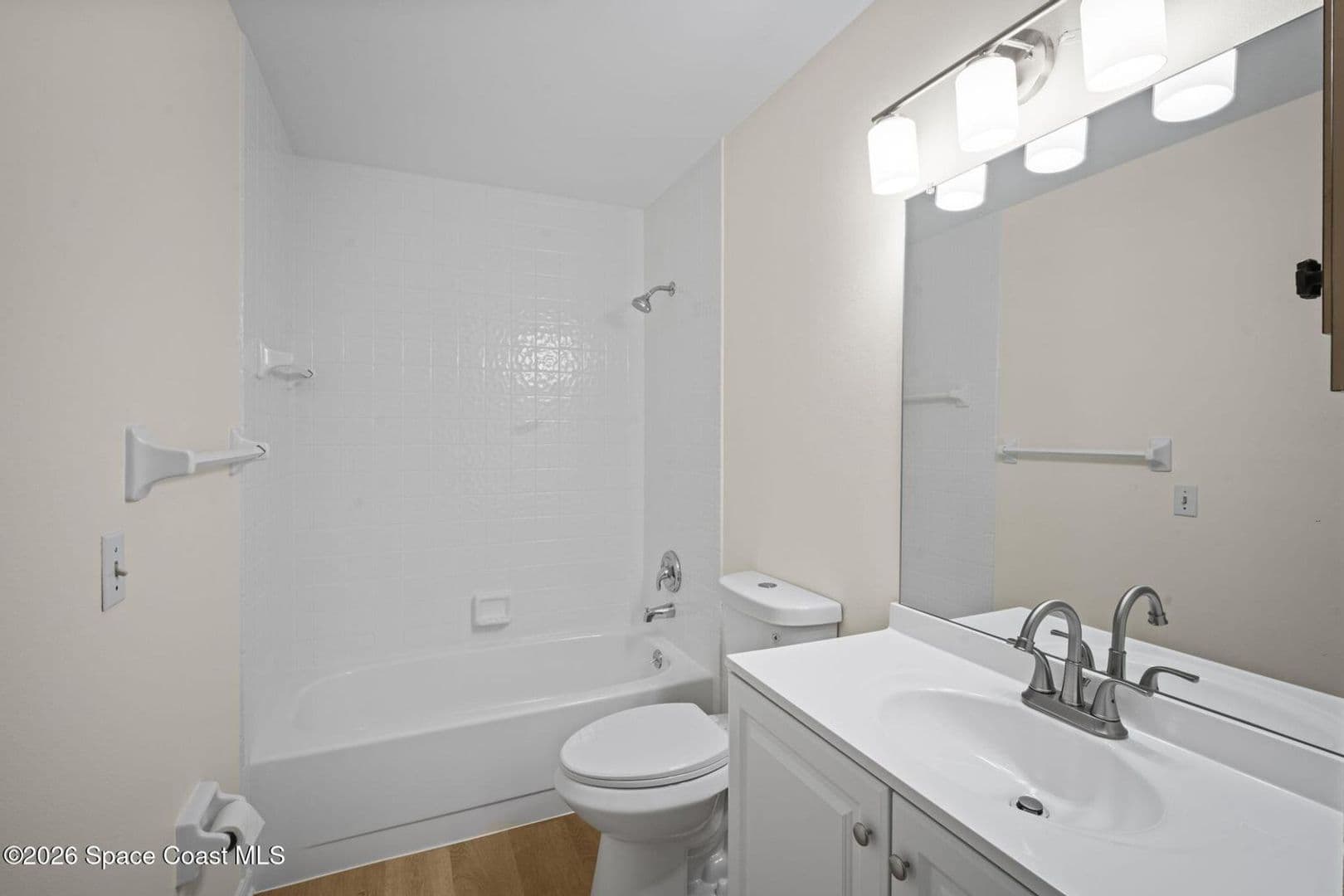 Melbourne House: 1780 Stewart Pl