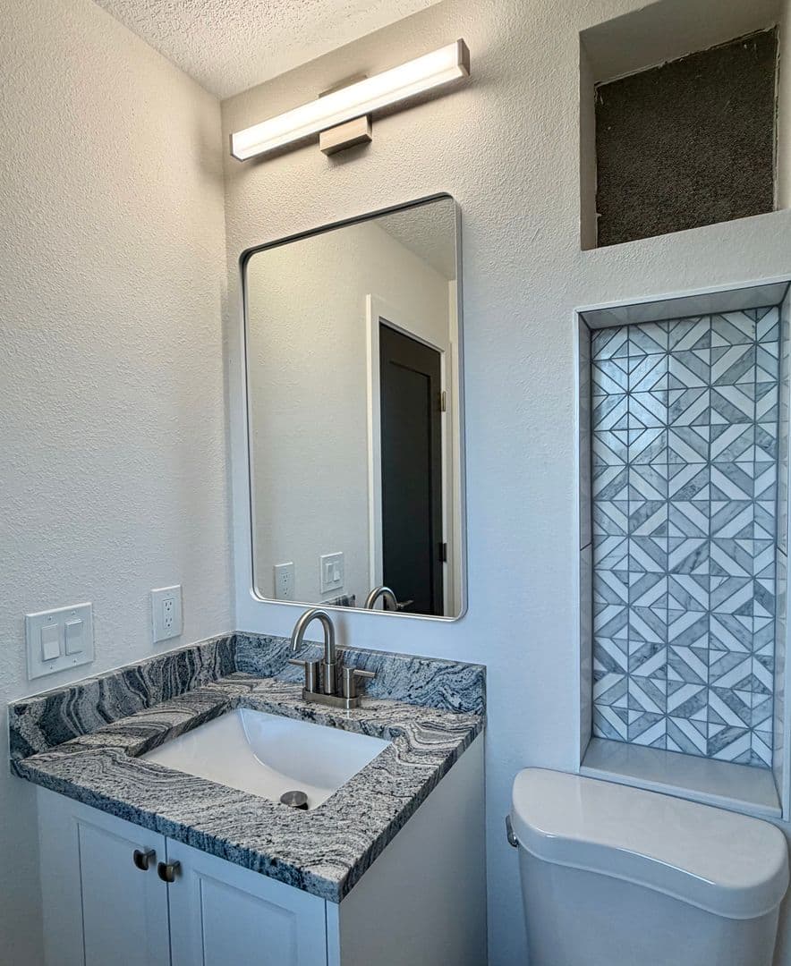 Melbourne House: 557 Chantilly Dr