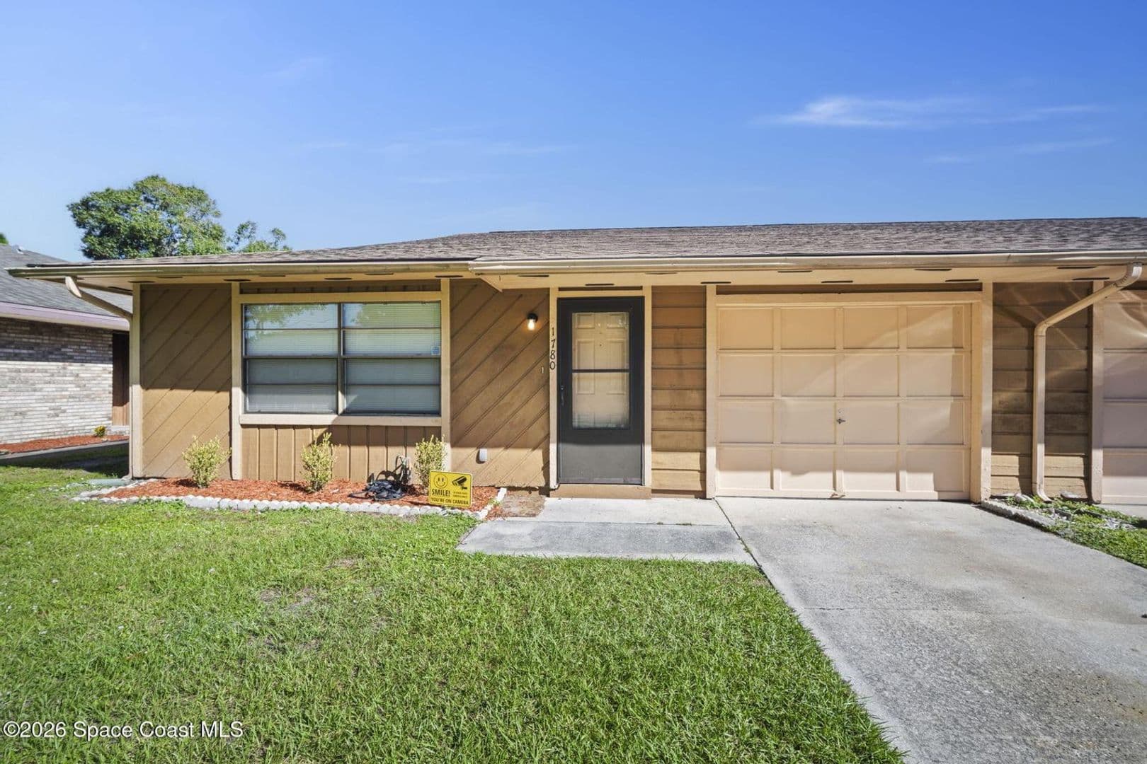 Melbourne House: 1780 Stewart Pl