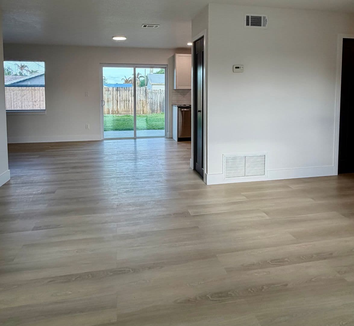 Melbourne House: 557 Chantilly Dr