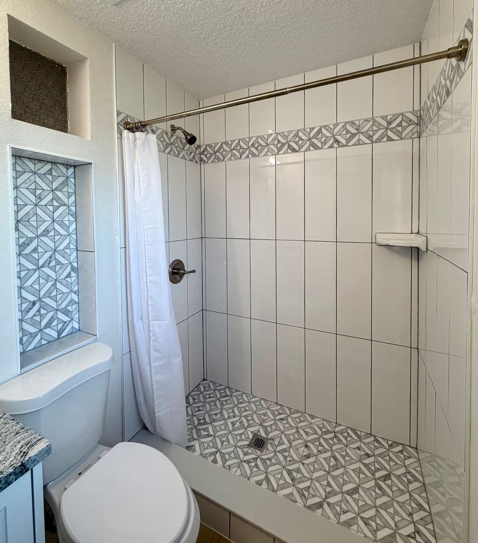 Melbourne House: 557 Chantilly Dr