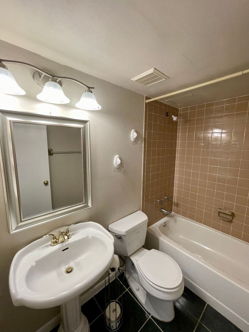 Palm Bay House: 1664 Sunny Brook Lane NE
