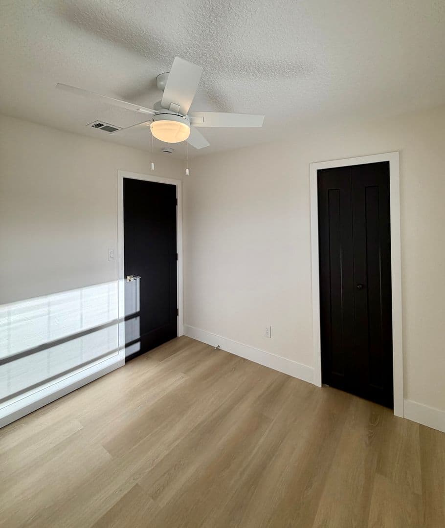 Melbourne House: 557 Chantilly Dr