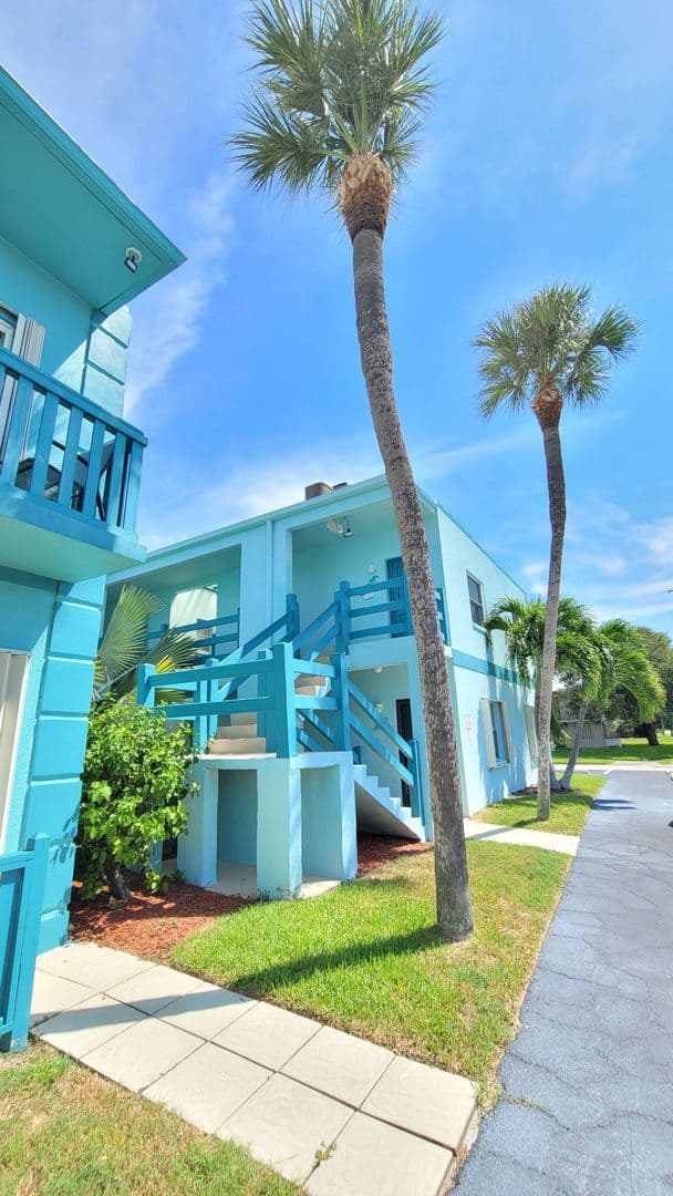 Cape Canaveral Condo: 350 Fillmore Ave F-21