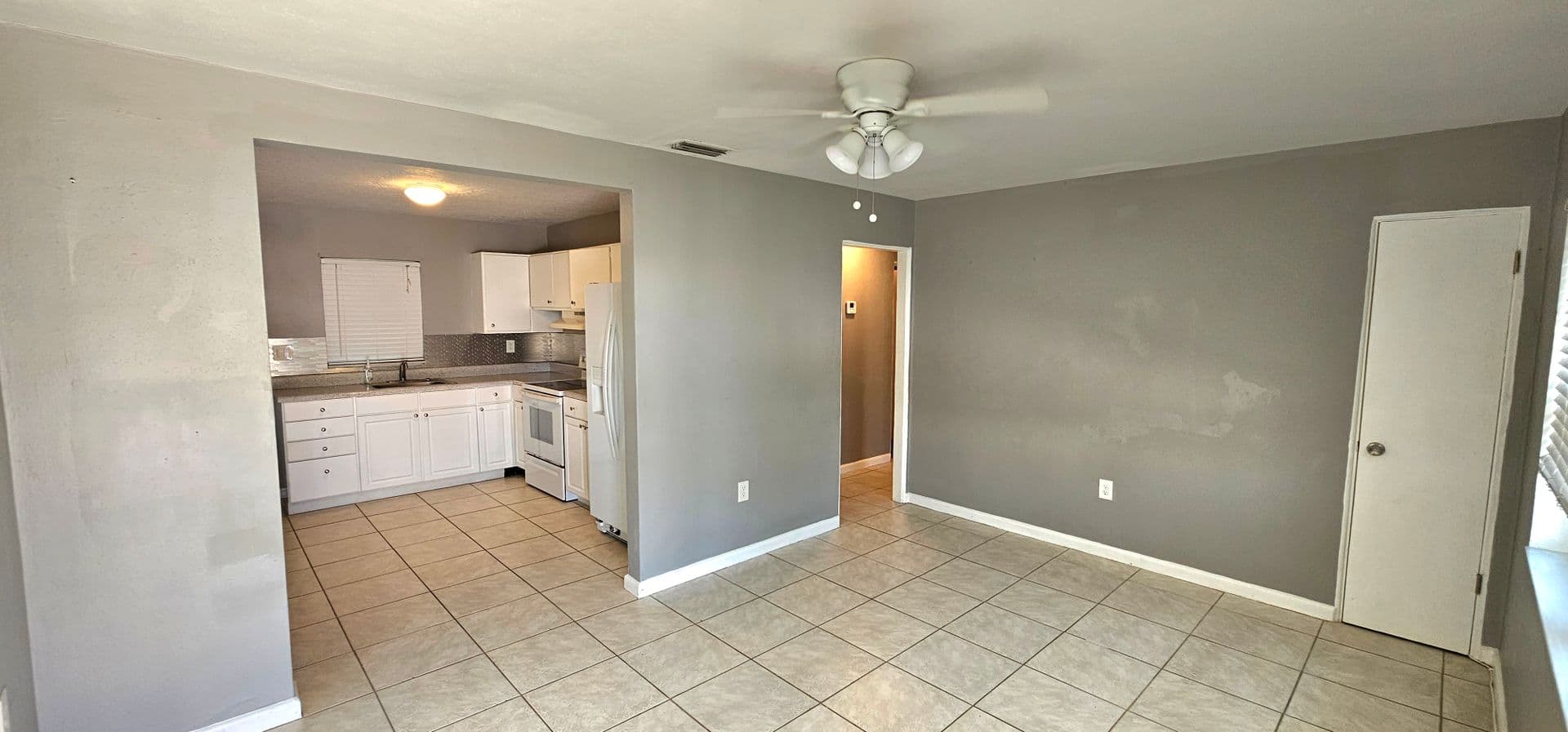 Cocoa House: 9 Carmalt St