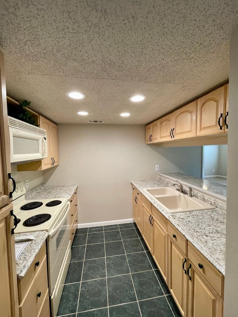 Palm Bay House: 1664 Sunny Brook Lane NE