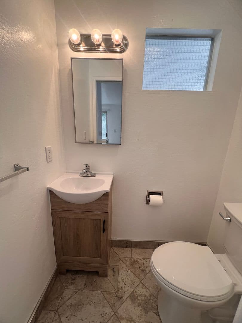 Ventura Apartment: 3263 - 3275 Hilltop