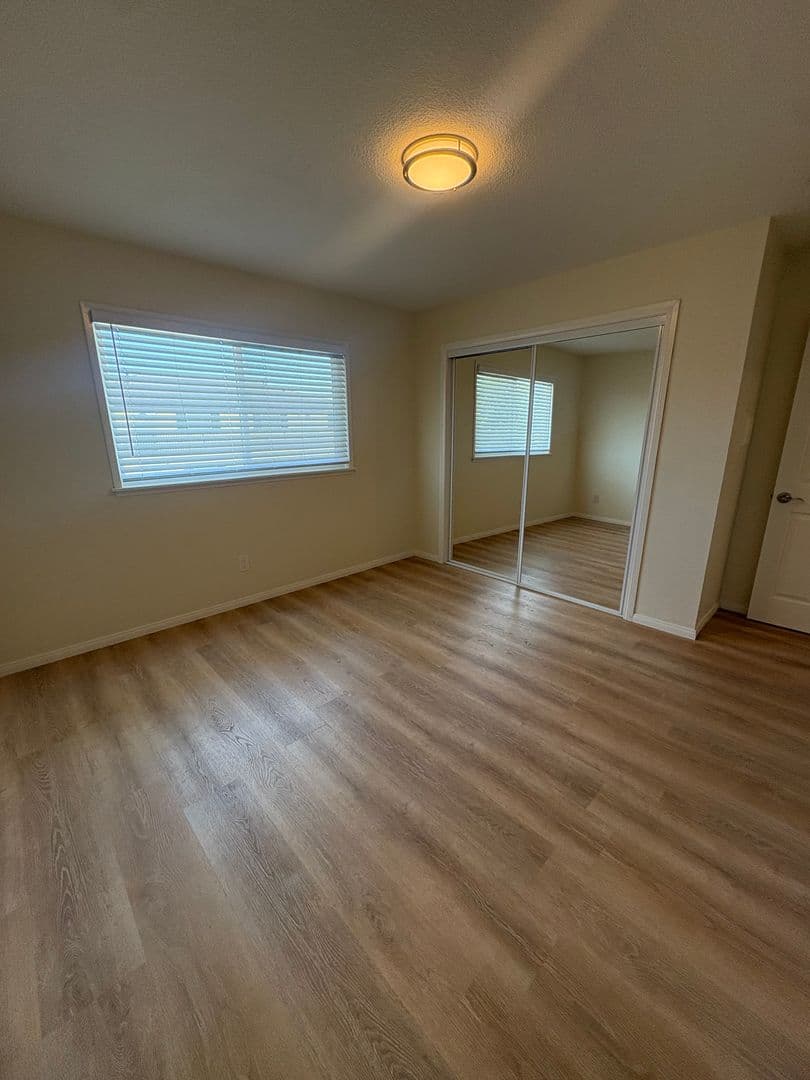 Oxnard Apartment: 235 Wolff Street