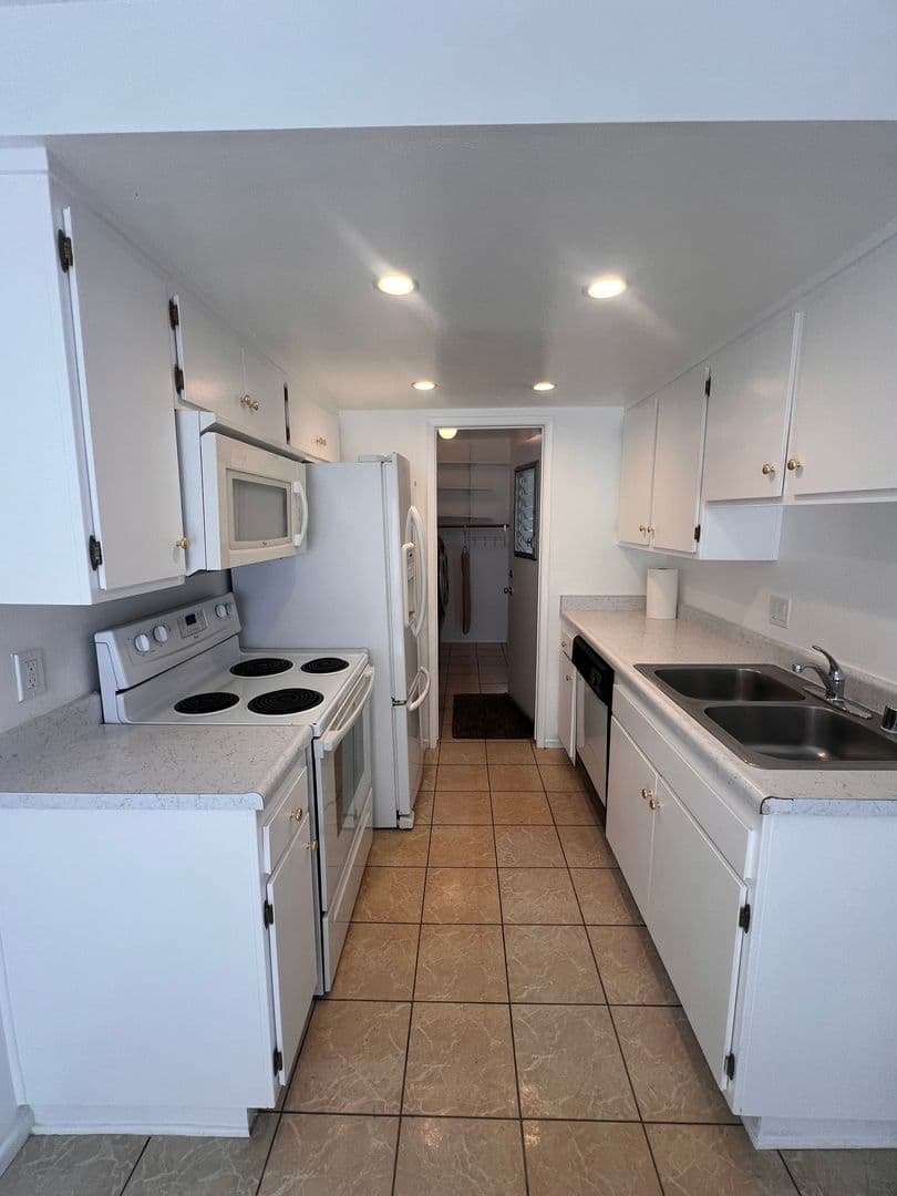 Ventura Apartment: 3263 - 3275 Hilltop
