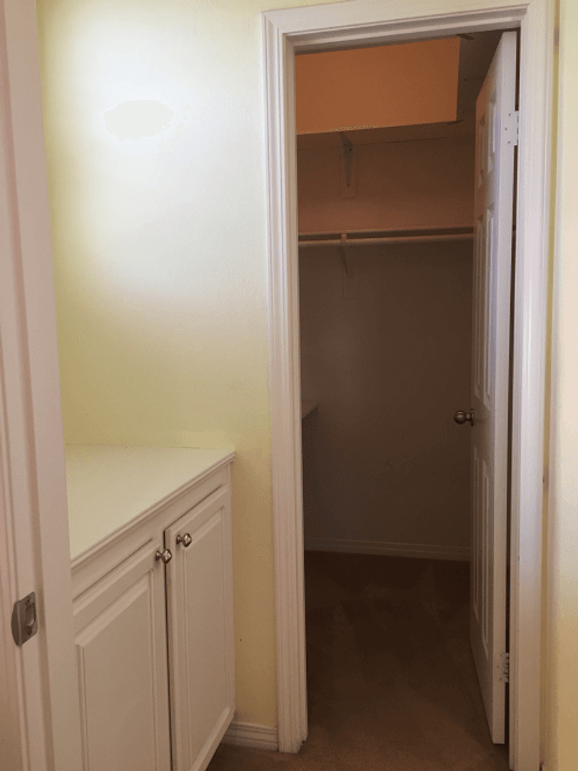 Oxnard House: 3155 Nimes Lane - Studio