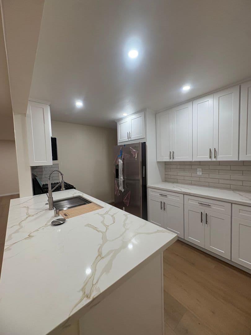Oxnard Apartment: 211 Wolff Street