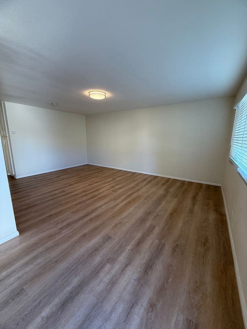 Oxnard Apartment: 227-233 Wolff Street