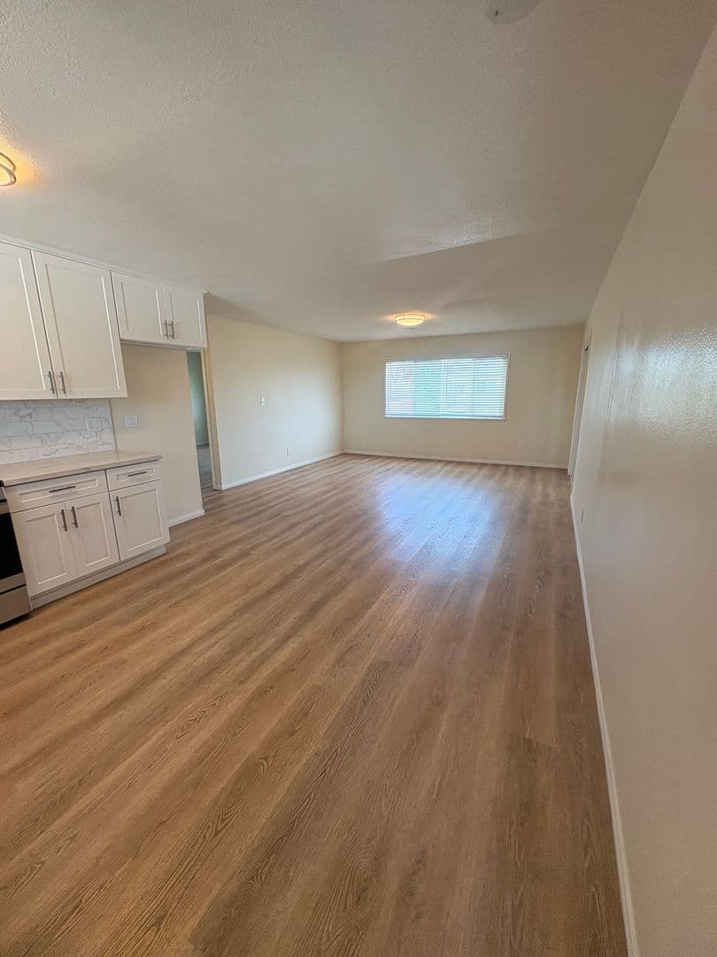 Oxnard Apartment: 235 Wolff Street