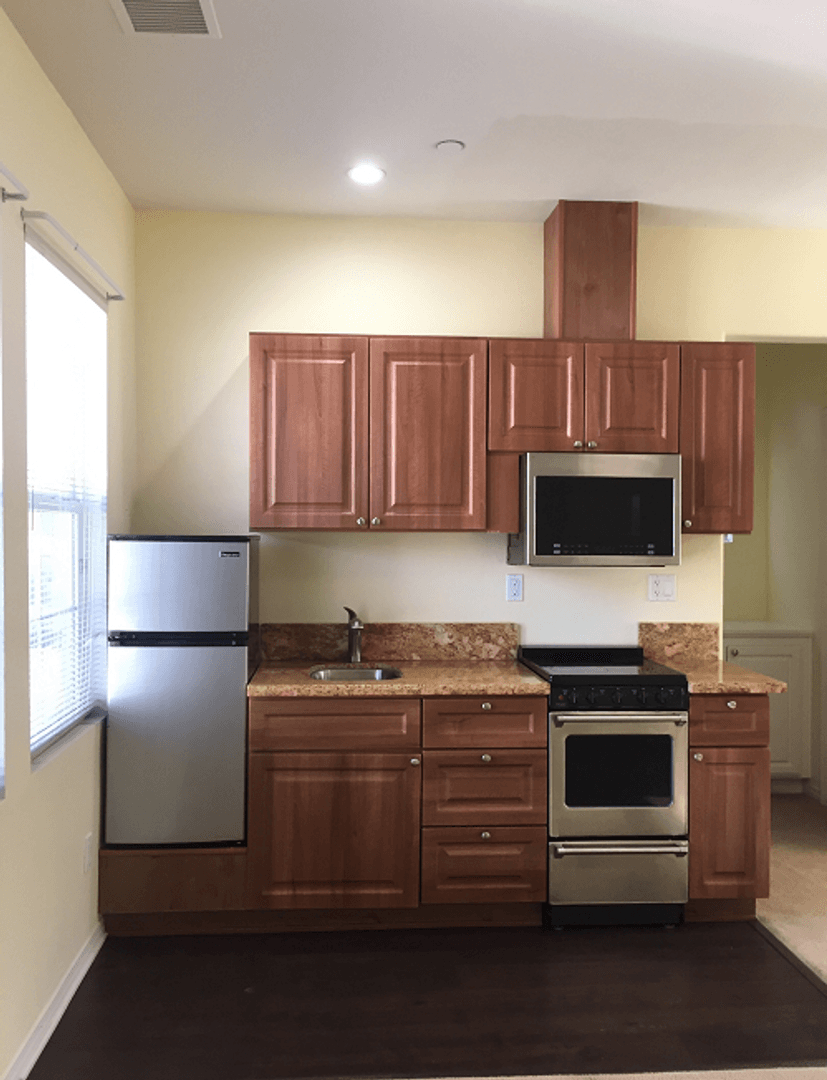 Oxnard House: 3155 Nimes Lane - Studio