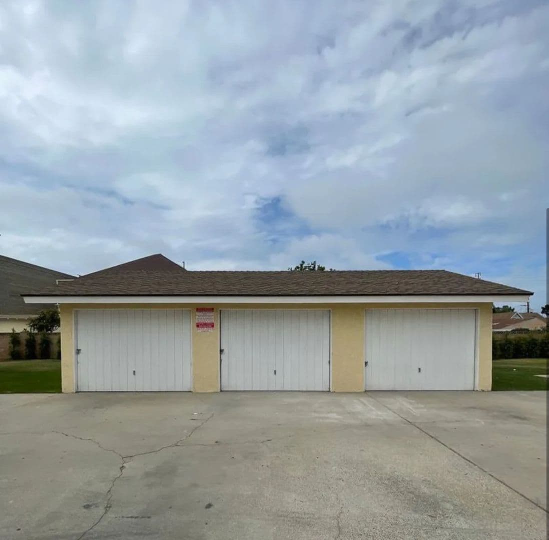 Oxnard Apartment: 227-233 Wolff Street