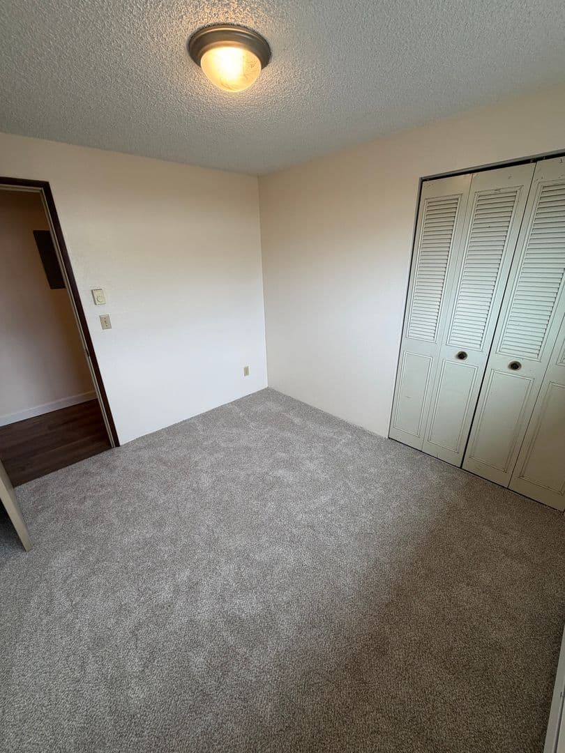 McMinnville Apartment: 1795 NW 2nd St