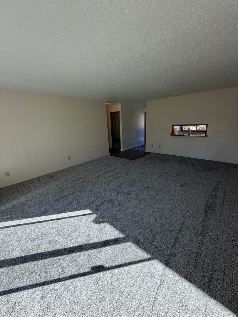 McMinnville Apartment: 700 NW 12th St