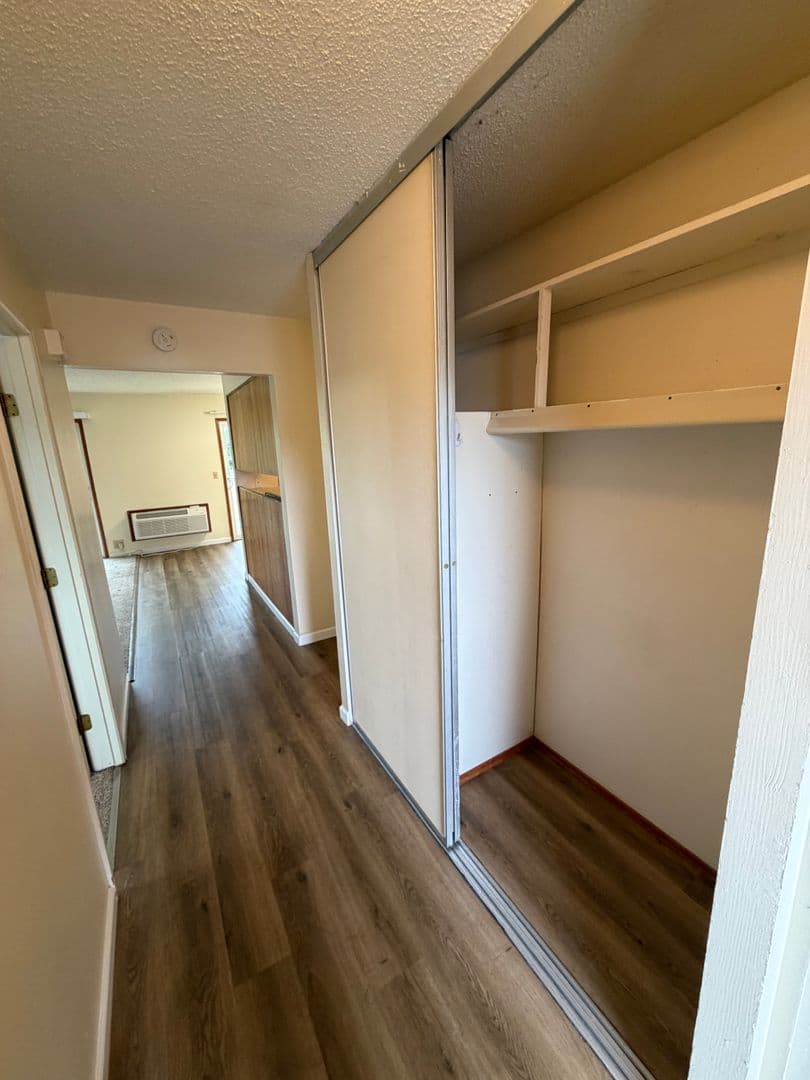 McMinnville Apartment: 700 NW 12th St