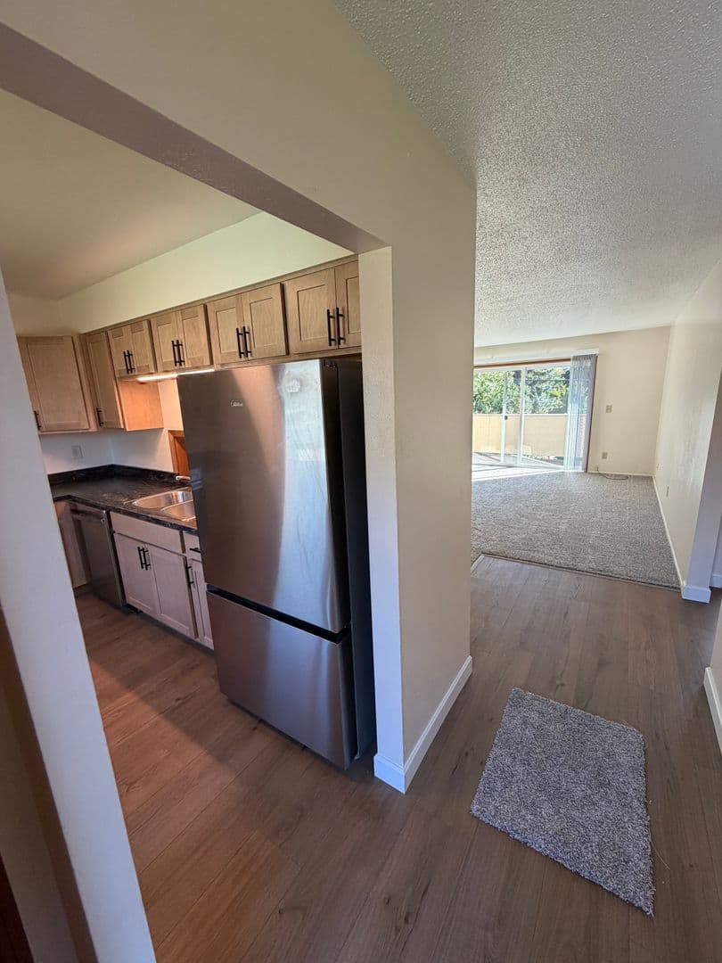 McMinnville Apartment: 700 NW 12th St