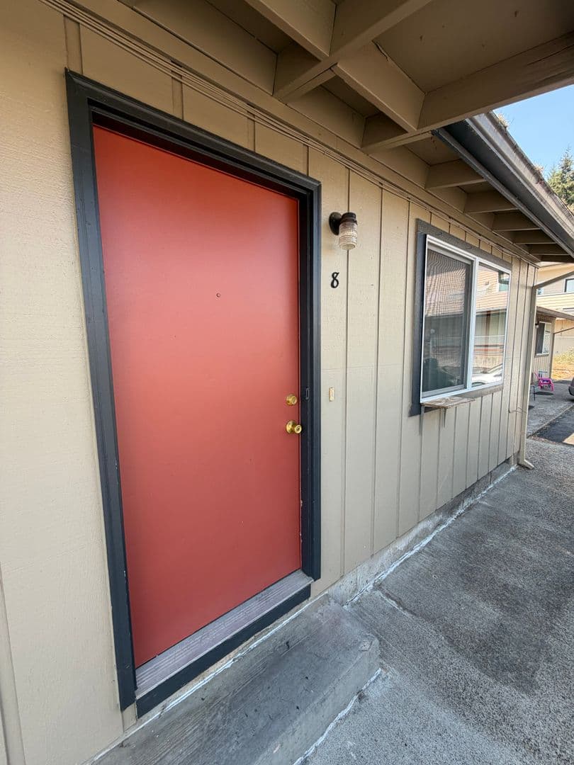 McMinnville Apartment: 1795 NW 2nd St