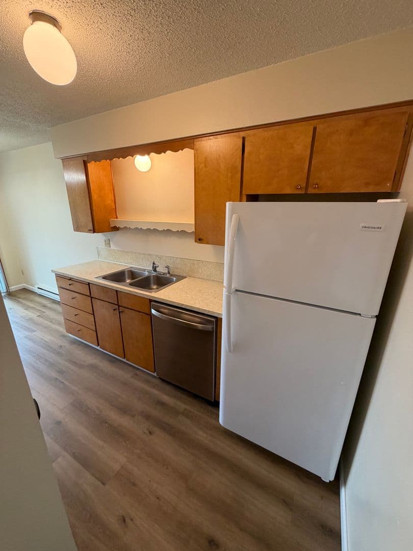 McMinnville Apartment: 700 NW 12th St