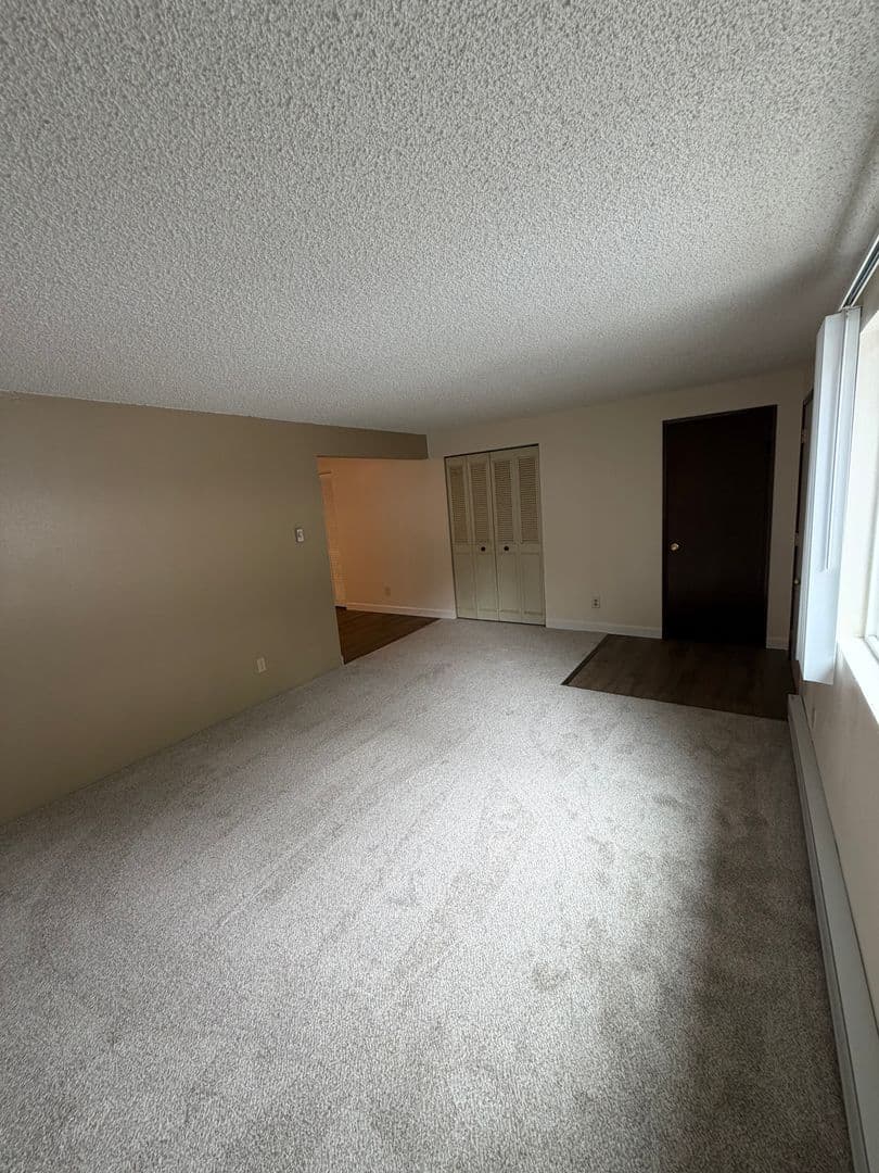 McMinnville Apartment: 1795 NW 2nd St